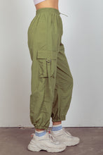 Load image into Gallery viewer, VERY J Elastic Waist Woven Cargo Pants