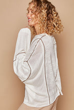 Load image into Gallery viewer, POL Round Neck Contrast Stitching High-Low Top