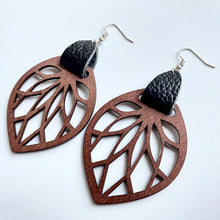 Load image into Gallery viewer, Leaf Drop Earrings