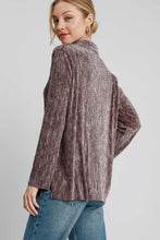 Load image into Gallery viewer, Umgee Side Slit Texture Button Up Shirt