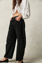 Load image into Gallery viewer, Wide Leg Jeans with Pockets