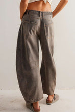 Load image into Gallery viewer, Wide Leg Jeans with Pockets