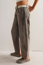 Load image into Gallery viewer, Wide Leg Jeans with Pockets