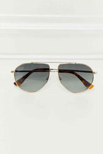 Load image into Gallery viewer, TAC Polarization Lens Aviator Sunglasses