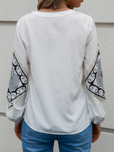 Load image into Gallery viewer, Contrast Half Button Balloon Sleeve Blouse