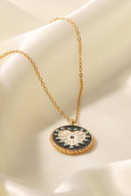 Load image into Gallery viewer, Heart Design Round Pendant Necklace