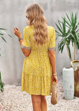 Load image into Gallery viewer, Floral Buttoned Puff Sleeve Dress