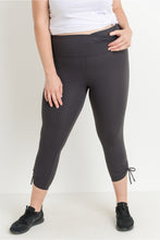 Load image into Gallery viewer, Plus Size High Waist Tie Accent Capri Leggings
