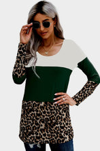 Load image into Gallery viewer, Lace Back Leopard Cut & Sew Tee
