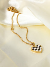 Load image into Gallery viewer, Checkerboard Heart Pendant Chain Necklace