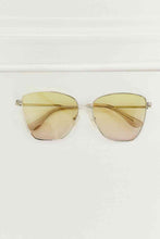 Load image into Gallery viewer, Metal Frame Full Rim Sunglasses