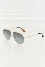 Load image into Gallery viewer, TAC Polarization Lens Aviator Sunglasses
