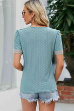 Load image into Gallery viewer, Contrast V-Neck Puff Sleeve Top
