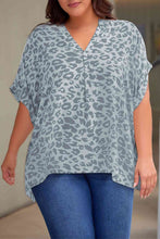 Load image into Gallery viewer, Plus Size Printed Notched Neck Half Sleeve Top