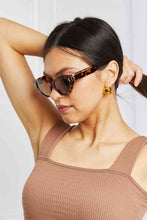 Load image into Gallery viewer, Tortoiseshell Acetate Frame Sunglasses