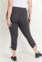 Load image into Gallery viewer, Plus Size High Waist Tie Accent Capri Leggings