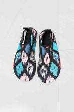 Load image into Gallery viewer, MMshoes On The Shore Water Shoes in Multi