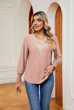 Load image into Gallery viewer, Contrast Flounce Sleeve Blouse