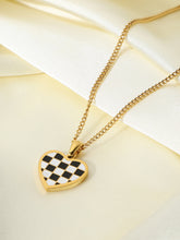Load image into Gallery viewer, Checkerboard Heart Pendant Chain Necklace