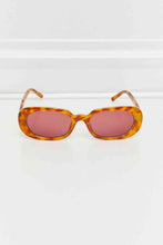 Load image into Gallery viewer, Oval Full Rim Sunglasses