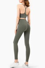 Load image into Gallery viewer, Breathable Racerback Halter Neck Sports Bra