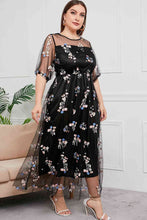 Load image into Gallery viewer, Plus Size Layered Mesh Round Neck Maxi Dress