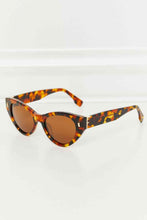 Load image into Gallery viewer, Tortoiseshell Acetate Frame Sunglasses