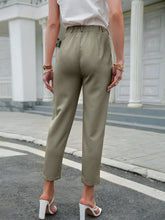 Load image into Gallery viewer, Pleated Cropped Pants with Pockets