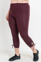 Load image into Gallery viewer, Plus Size High Waist Tie Accent Capri Leggings