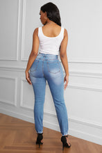Load image into Gallery viewer, Raw Cut Frayed Hem Jeans