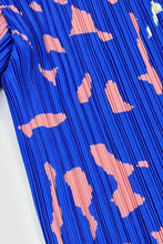 Load image into Gallery viewer, Printed Accordion Pleated One-Button Kimono