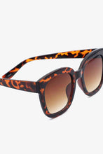 Load image into Gallery viewer, Polycarbonate Frame Square Sunglasses