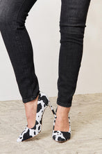 Load image into Gallery viewer, Melody 4" Closed Toe Heels