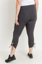 Load image into Gallery viewer, Plus Size High Waist Tie Accent Capri Leggings