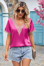 Load image into Gallery viewer, Contrast Trim Short Sleeve Plunge Blouse