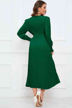 Load image into Gallery viewer, Round Neck Flounce Sleeve Pleated Dress