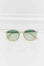 Load image into Gallery viewer, Full Rim Polycarbonate Frame Sunglasses