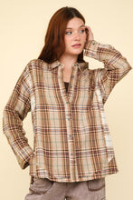 Load image into Gallery viewer, VERY J Contrast Plaid Raw Detail Shirt
