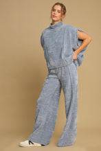 Load image into Gallery viewer, Umgee Elastic Waist Wide Leg Pants
