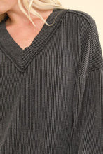 Load image into Gallery viewer, VERY J Two Tone Ribbed V-Neck Exposed Seam Top
