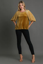 Load image into Gallery viewer, Umgee Round Neck Leopard Balloon Sleeve Velvet Top
