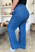 Load image into Gallery viewer, Judy Blue Full Size High Rise Straight Jeans
