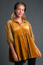 Load image into Gallery viewer, Umgee Sequin Detail Tiered Back Half Sleeve Shirt
