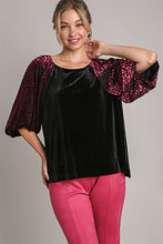 Load image into Gallery viewer, Umgee Round Neck Leopard Balloon Sleeve Velvet Top
