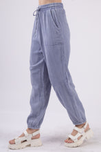 Load image into Gallery viewer, VERY J Washed Woven Crinkle Gauze Drawstring Cargo Pants
