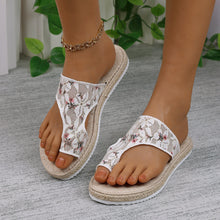 Load image into Gallery viewer, Flower Toe Post Flat Sandals
