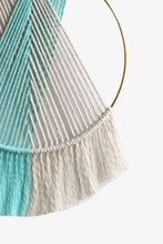 Load image into Gallery viewer, Contrast Fringe Round Macrame Wall Hanging
