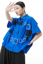 Load image into Gallery viewer, Contrast Button Front Curved Hem Shirt
