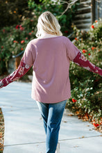 Load image into Gallery viewer, Plus Size Floral Exposed Seam Quarter-Button Henley Top
