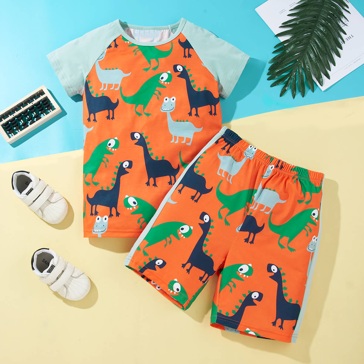 Boys Dinosaur Print Raglan Sleeve T-Shirt and Shorts Set